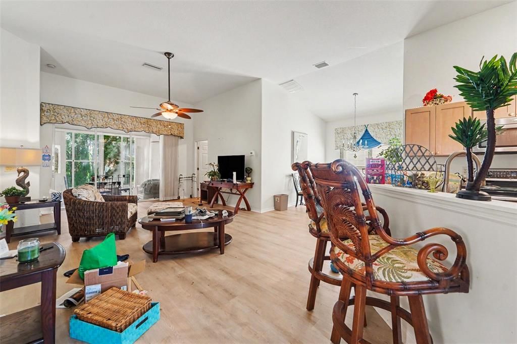 For Sale: $210,000 (2 beds, 2 baths, 1526 Square Feet)
