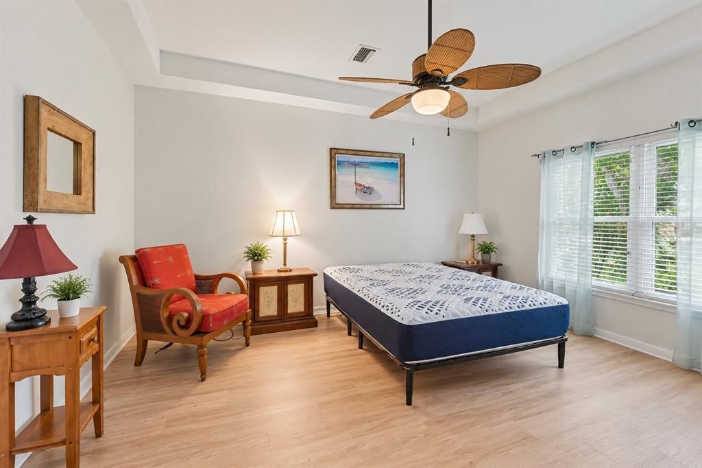 For Sale: $210,000 (2 beds, 2 baths, 1526 Square Feet)