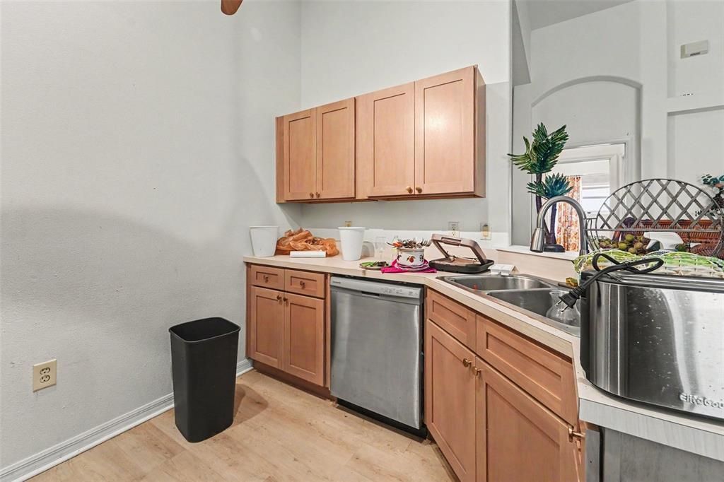 For Sale: $210,000 (2 beds, 2 baths, 1526 Square Feet)