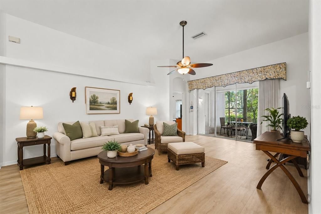 For Sale: $210,000 (2 beds, 2 baths, 1526 Square Feet)