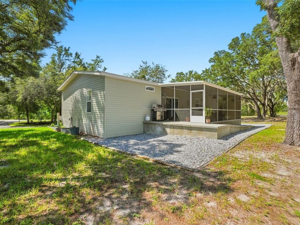 For Sale: $410,000 (3 beds, 2 baths, 1484 Square Feet)