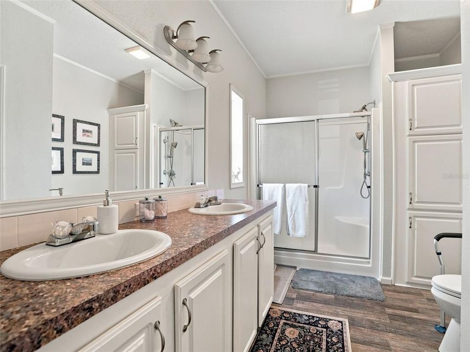 For Sale: $410,000 (3 beds, 2 baths, 1484 Square Feet)