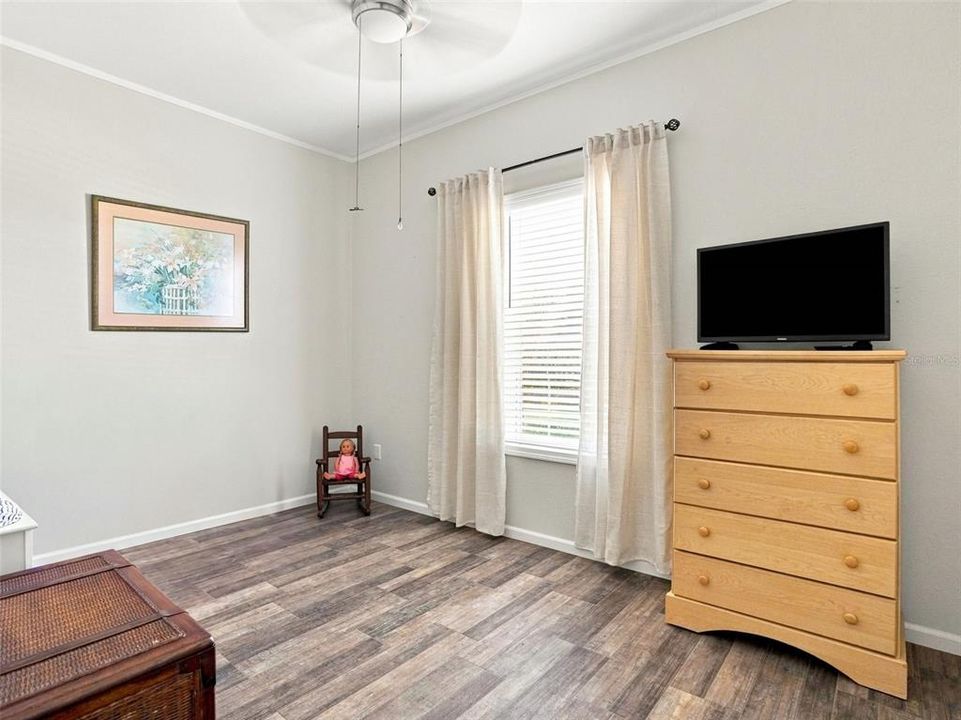 For Sale: $410,000 (3 beds, 2 baths, 1484 Square Feet)