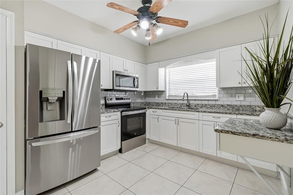 For Rent: $2,200 (3 beds, 2 baths, 1453 Square Feet)