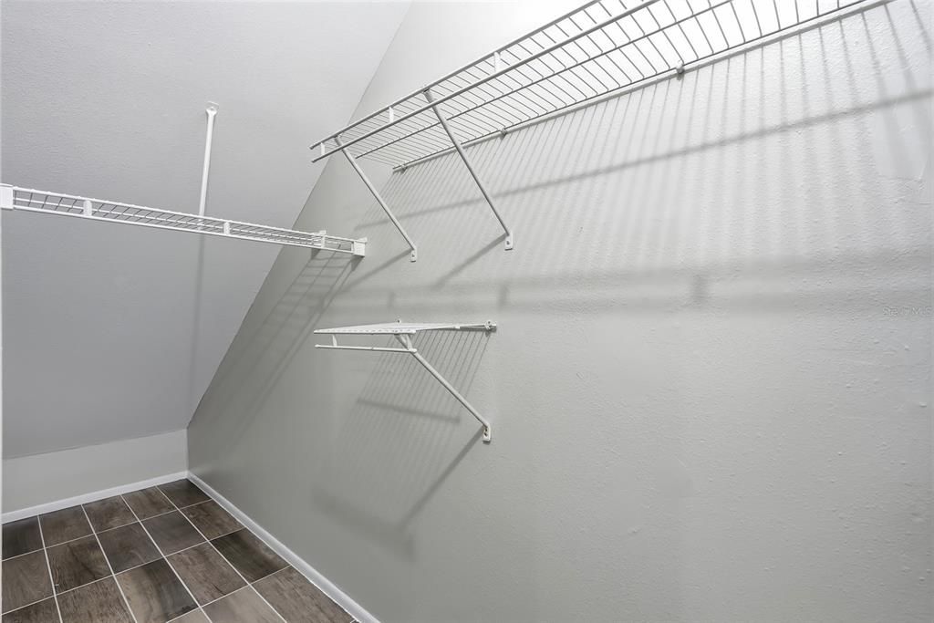 For Rent: $2,200 (3 beds, 2 baths, 1453 Square Feet)
