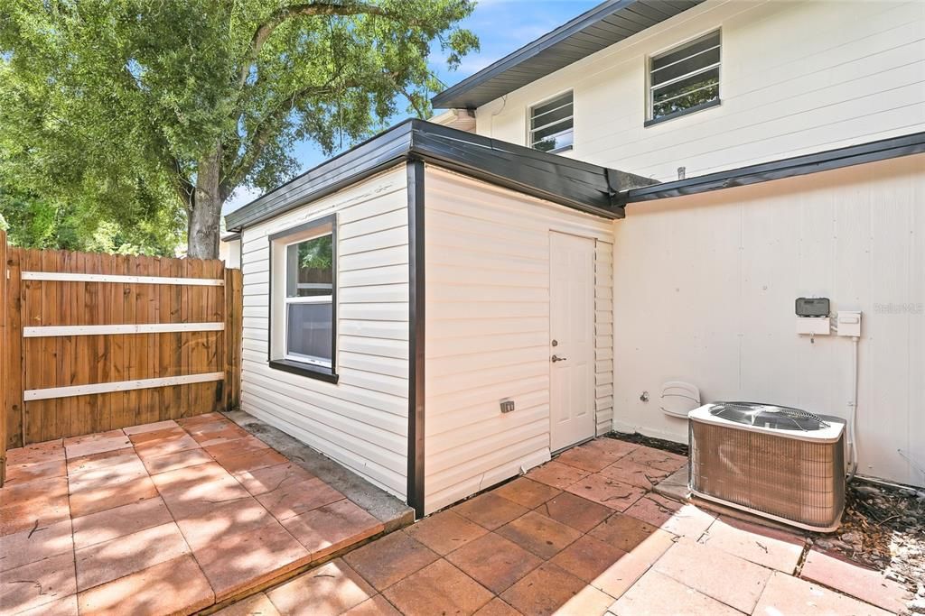 For Rent: $2,200 (3 beds, 2 baths, 1453 Square Feet)