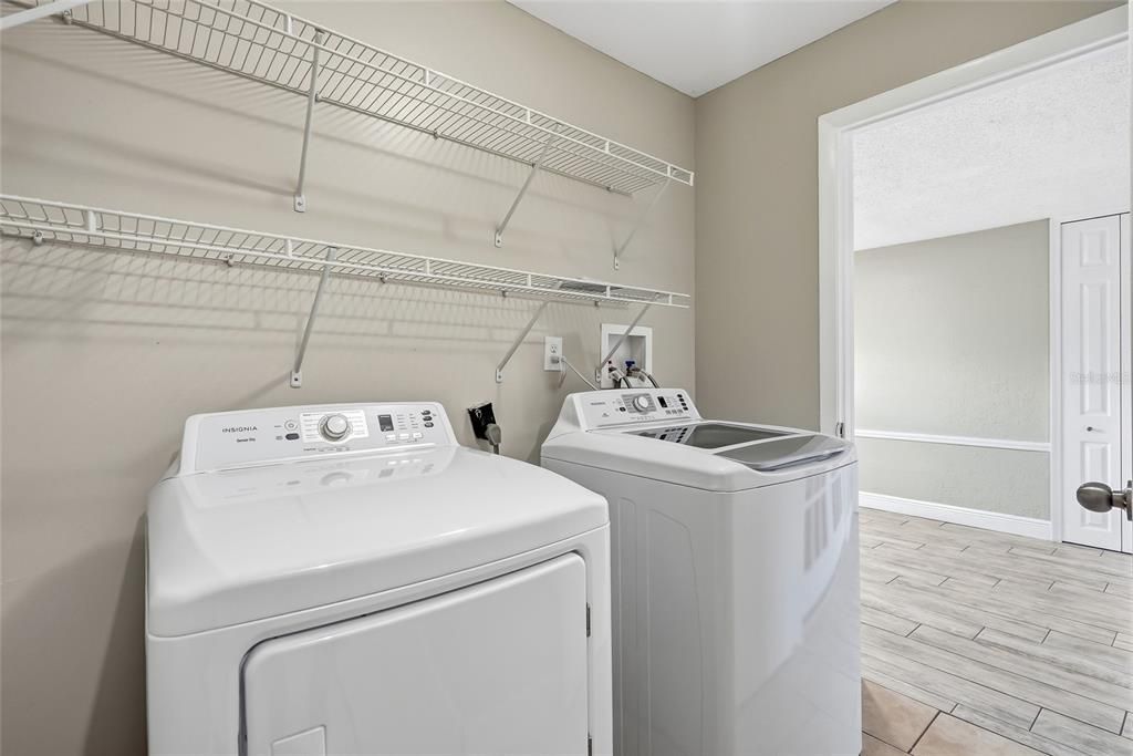 For Rent: $2,200 (3 beds, 2 baths, 1453 Square Feet)
