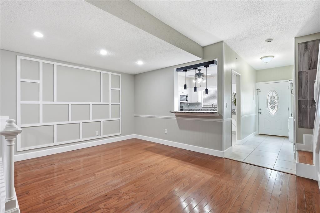 For Rent: $2,200 (3 beds, 2 baths, 1453 Square Feet)