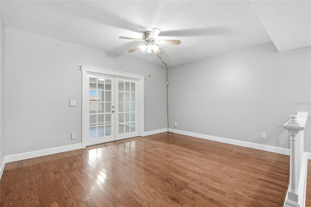 For Rent: $2,200 (3 beds, 2 baths, 1453 Square Feet)