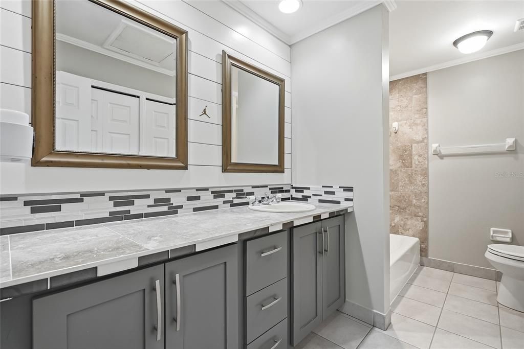 For Rent: $2,200 (3 beds, 2 baths, 1453 Square Feet)