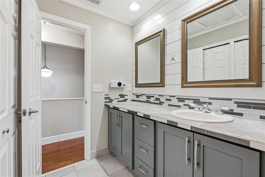 For Rent: $2,200 (3 beds, 2 baths, 1453 Square Feet)