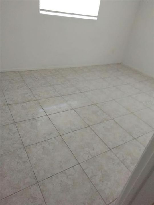 For Rent: $1,750 (3 beds, 1 baths, 1094 Square Feet)