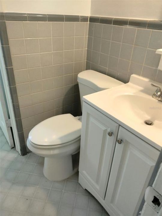 For Rent: $1,750 (3 beds, 1 baths, 1094 Square Feet)