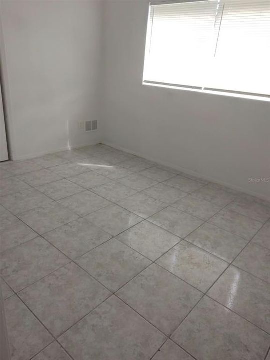 For Rent: $1,750 (3 beds, 1 baths, 1094 Square Feet)
