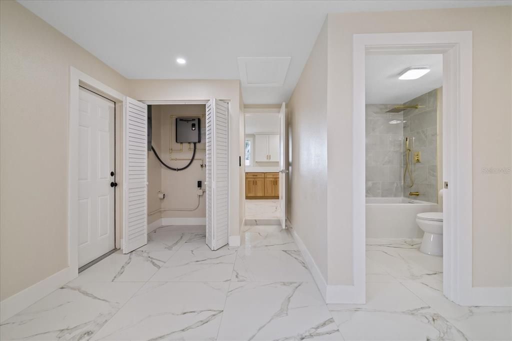 For Sale: $314,900 (3 beds, 2 baths, 1356 Square Feet)