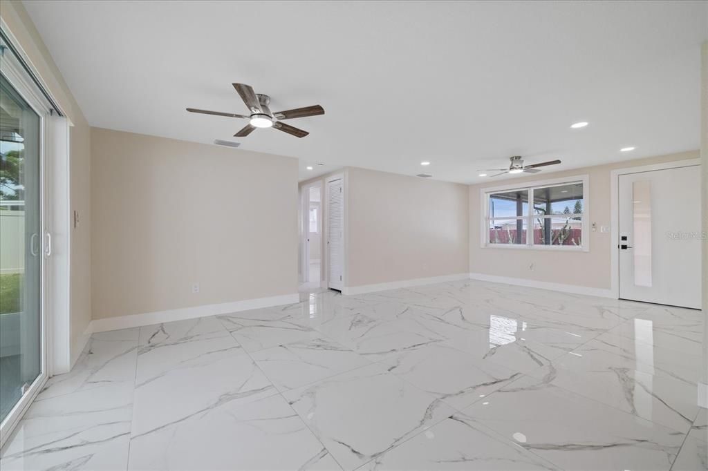 For Sale: $314,900 (3 beds, 2 baths, 1356 Square Feet)