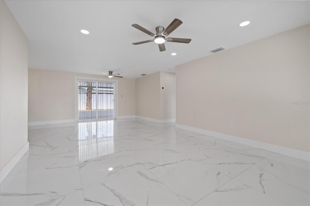 For Sale: $314,900 (3 beds, 2 baths, 1356 Square Feet)