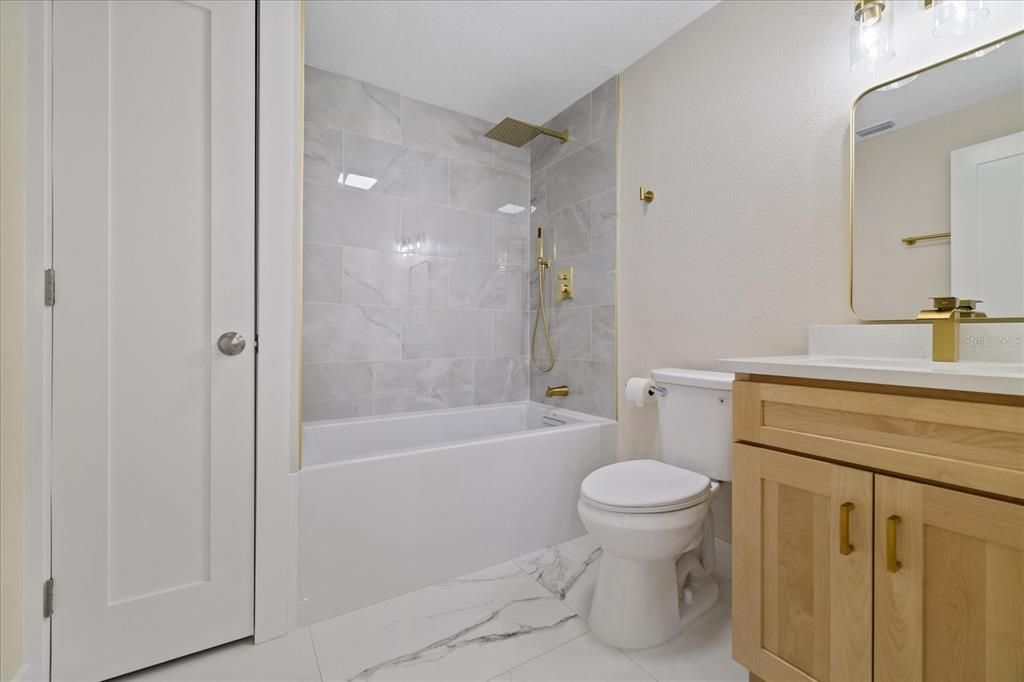 For Sale: $314,900 (3 beds, 2 baths, 1356 Square Feet)