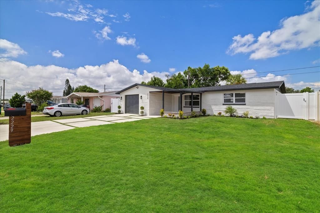 For Sale: $314,900 (3 beds, 2 baths, 1356 Square Feet)