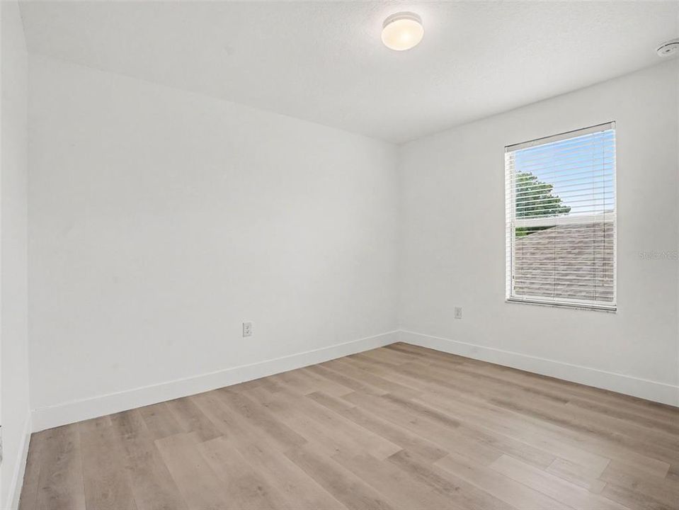 En Venta: $385,000 (4 camas, 2 baños, 2036 Pies cuadrados)