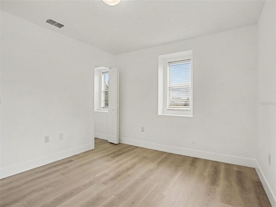 En Venta: $385,000 (4 camas, 2 baños, 2036 Pies cuadrados)