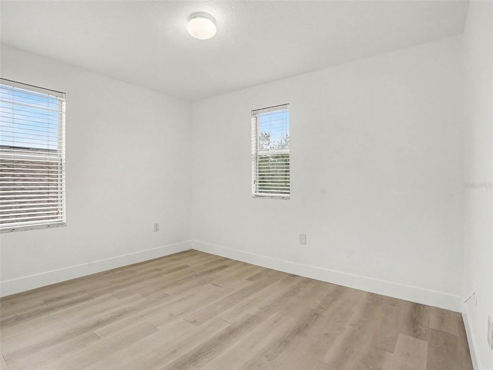 En Venta: $385,000 (4 camas, 2 baños, 2036 Pies cuadrados)