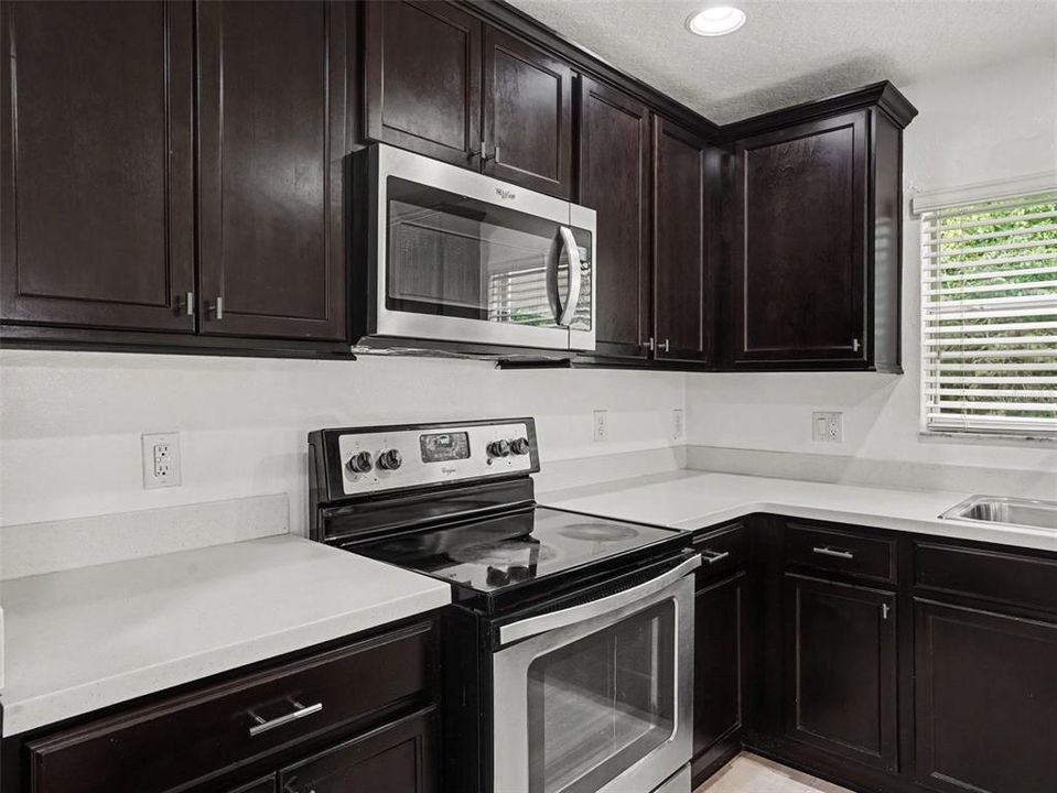 En Venta: $385,000 (4 camas, 2 baños, 2036 Pies cuadrados)