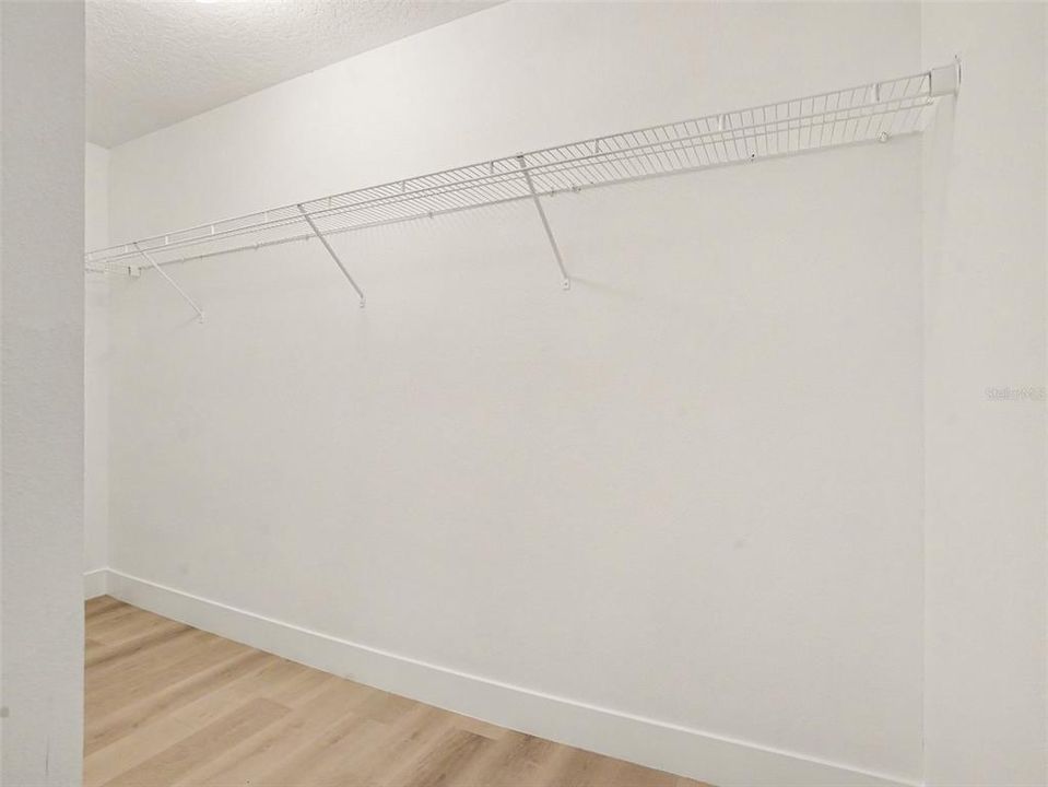 En Venta: $385,000 (4 camas, 2 baños, 2036 Pies cuadrados)