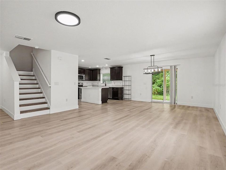 En Venta: $385,000 (4 camas, 2 baños, 2036 Pies cuadrados)