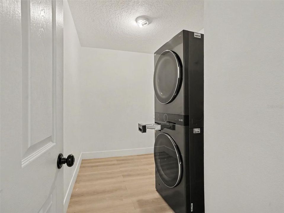 En Venta: $385,000 (4 camas, 2 baños, 2036 Pies cuadrados)