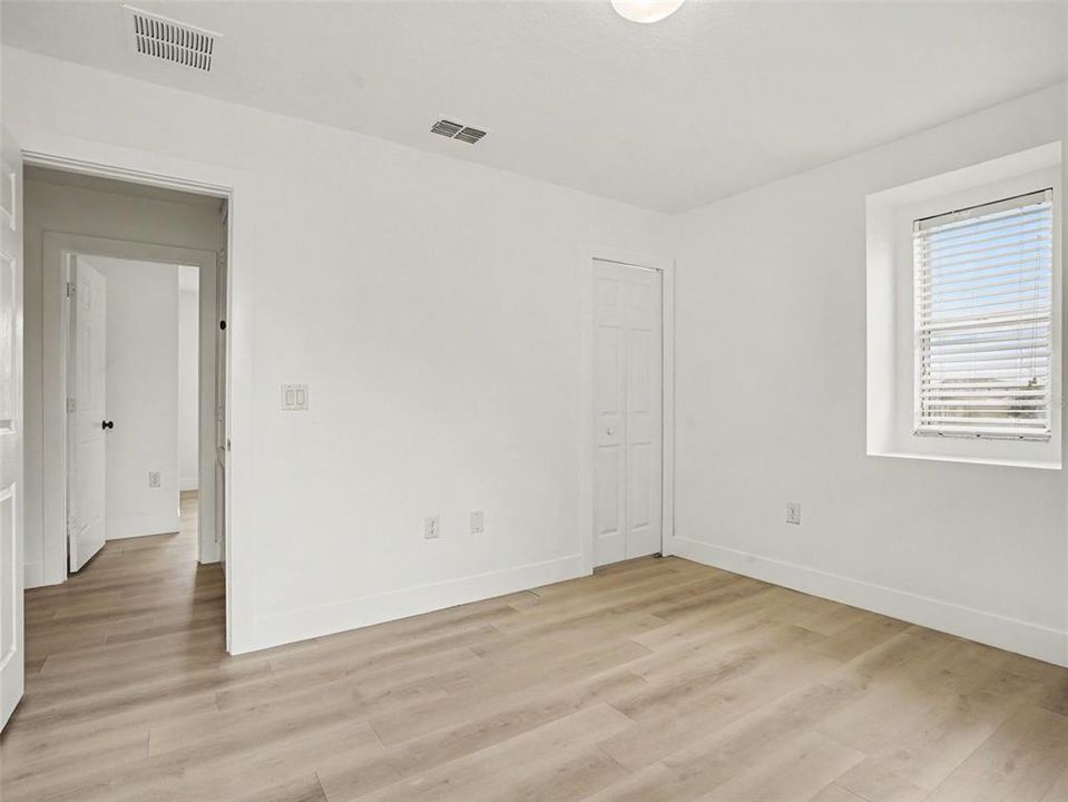 En Venta: $385,000 (4 camas, 2 baños, 2036 Pies cuadrados)