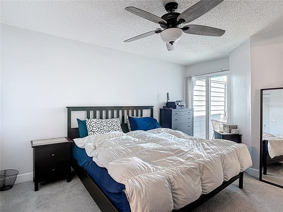 For Sale: $279,999 (2 beds, 2 baths, 874 Square Feet)