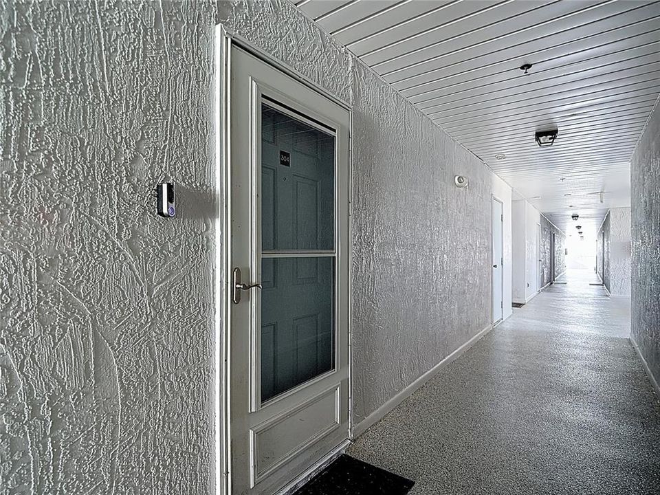 For Sale: $279,999 (2 beds, 2 baths, 874 Square Feet)