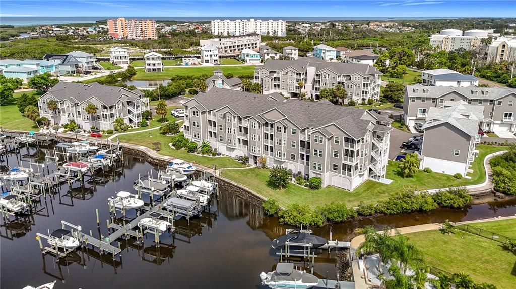 For Sale: $279,999 (2 beds, 2 baths, 874 Square Feet)