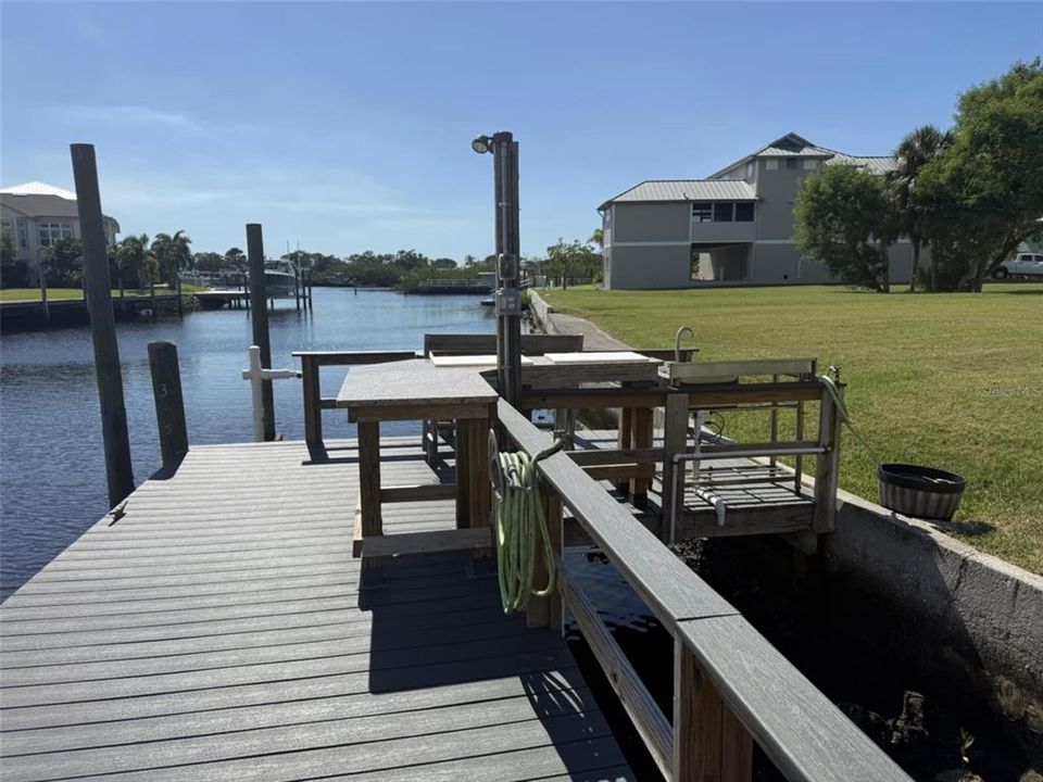 For Sale: $279,999 (2 beds, 2 baths, 874 Square Feet)