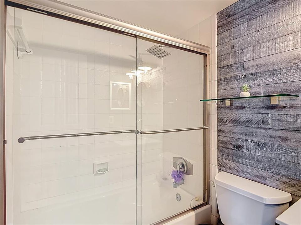 For Sale: $279,999 (2 beds, 2 baths, 874 Square Feet)