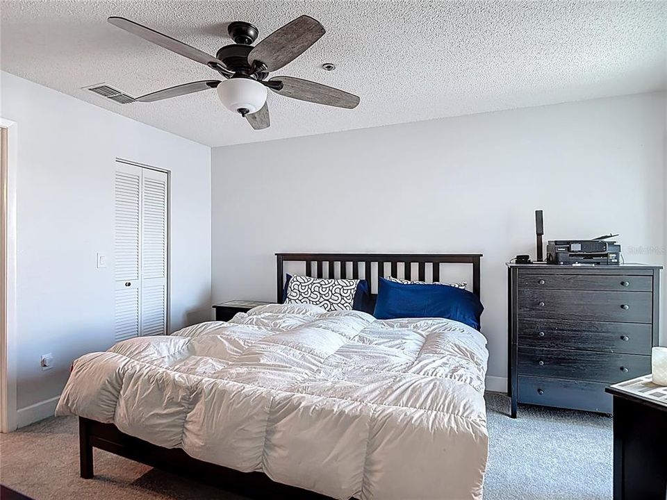 For Sale: $279,999 (2 beds, 2 baths, 874 Square Feet)