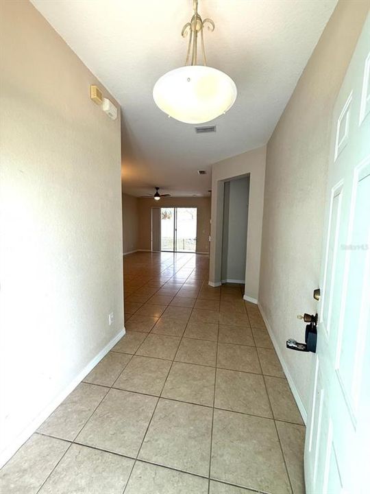 For Sale: $244,900 (2 beds, 2 baths, 1215 Square Feet)