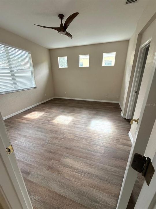 For Sale: $244,900 (2 beds, 2 baths, 1215 Square Feet)