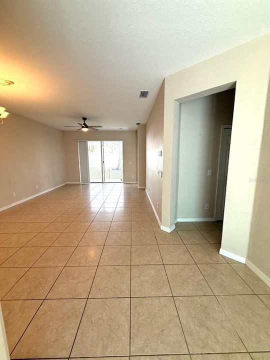 For Sale: $244,900 (2 beds, 2 baths, 1215 Square Feet)