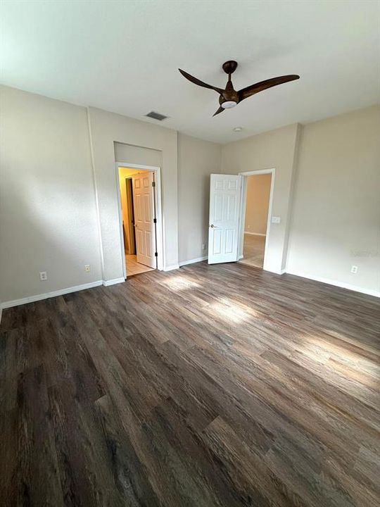 For Sale: $244,900 (2 beds, 2 baths, 1215 Square Feet)