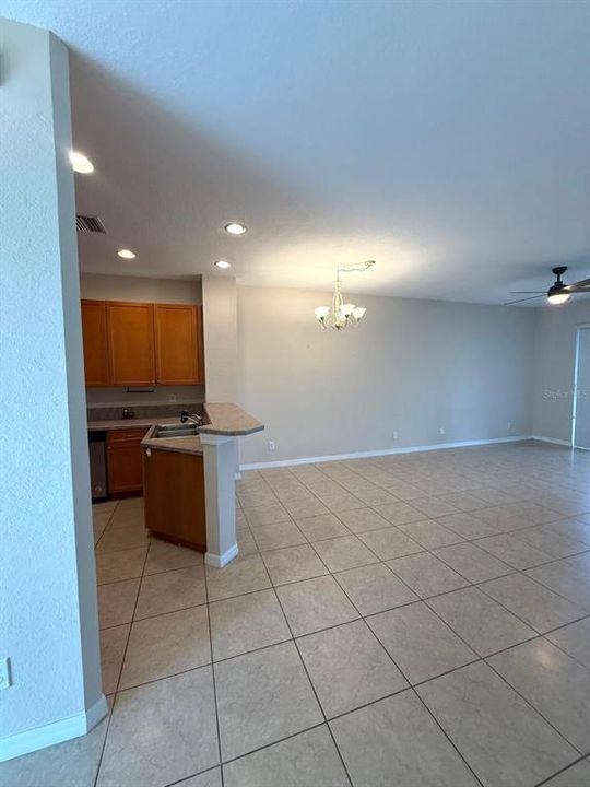 For Sale: $244,900 (2 beds, 2 baths, 1215 Square Feet)