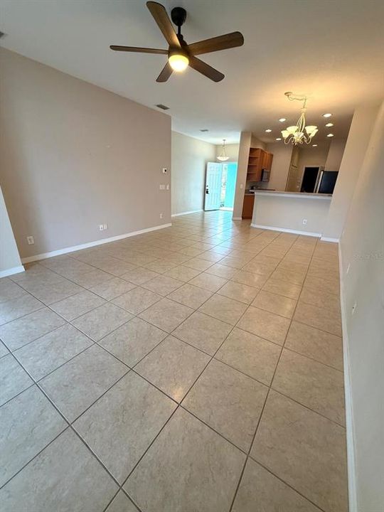 For Sale: $244,900 (2 beds, 2 baths, 1215 Square Feet)