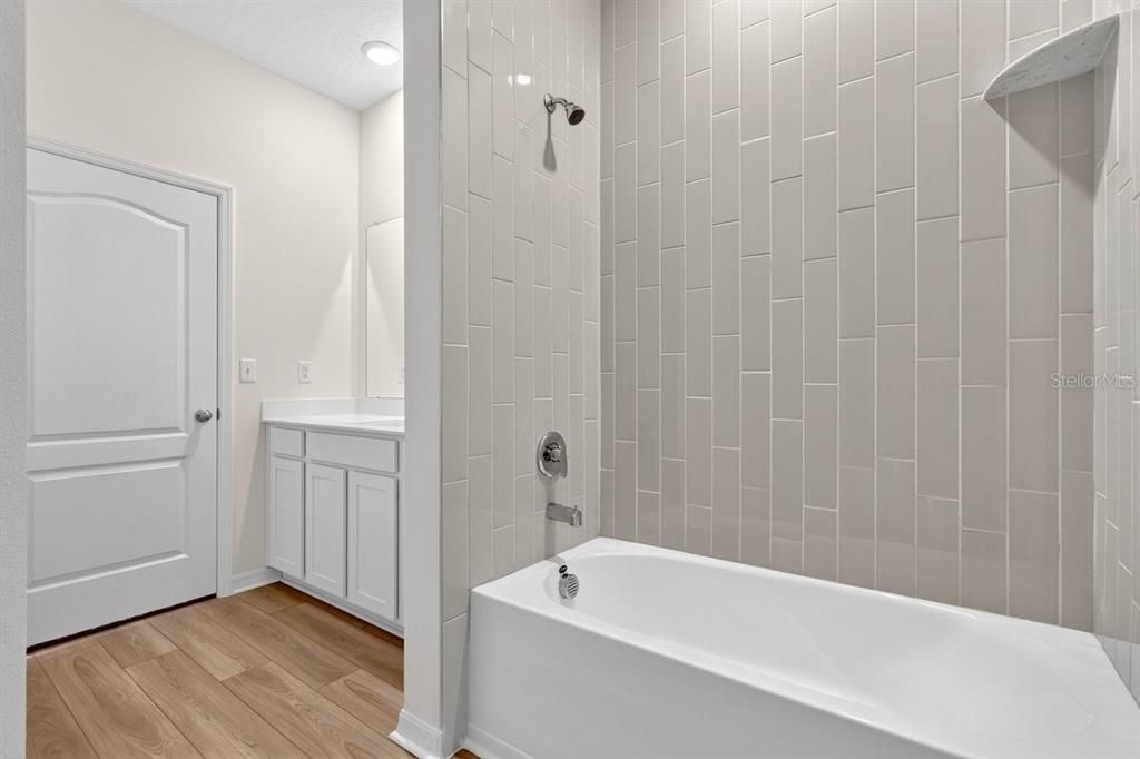 На продажу: $349,999 (3 спален, 2 ванн, 1540 Квадратных фут)