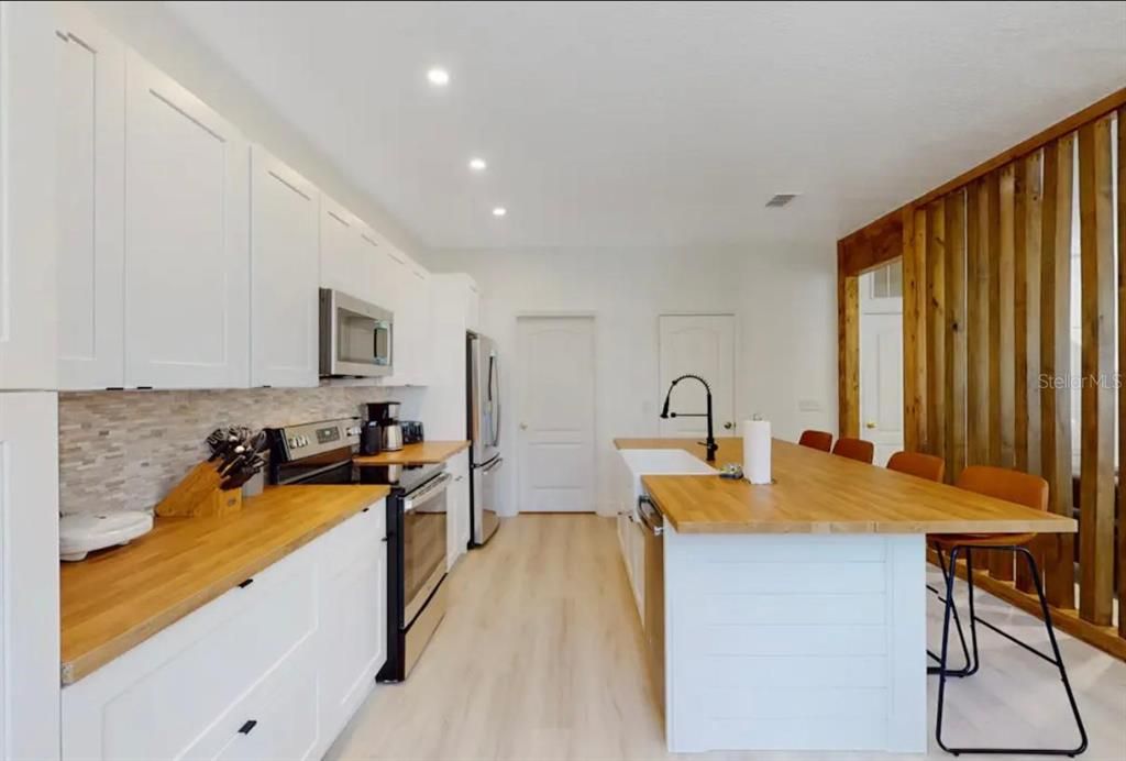 En Venta: $365,000 (4 camas, 3 baños, 1768 Pies cuadrados)