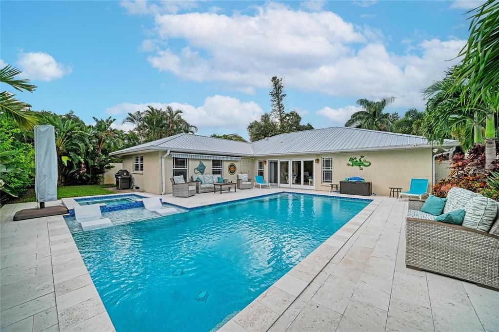 For Sale: $869,000 (3 beds, 2 baths, 2482 Square Feet)