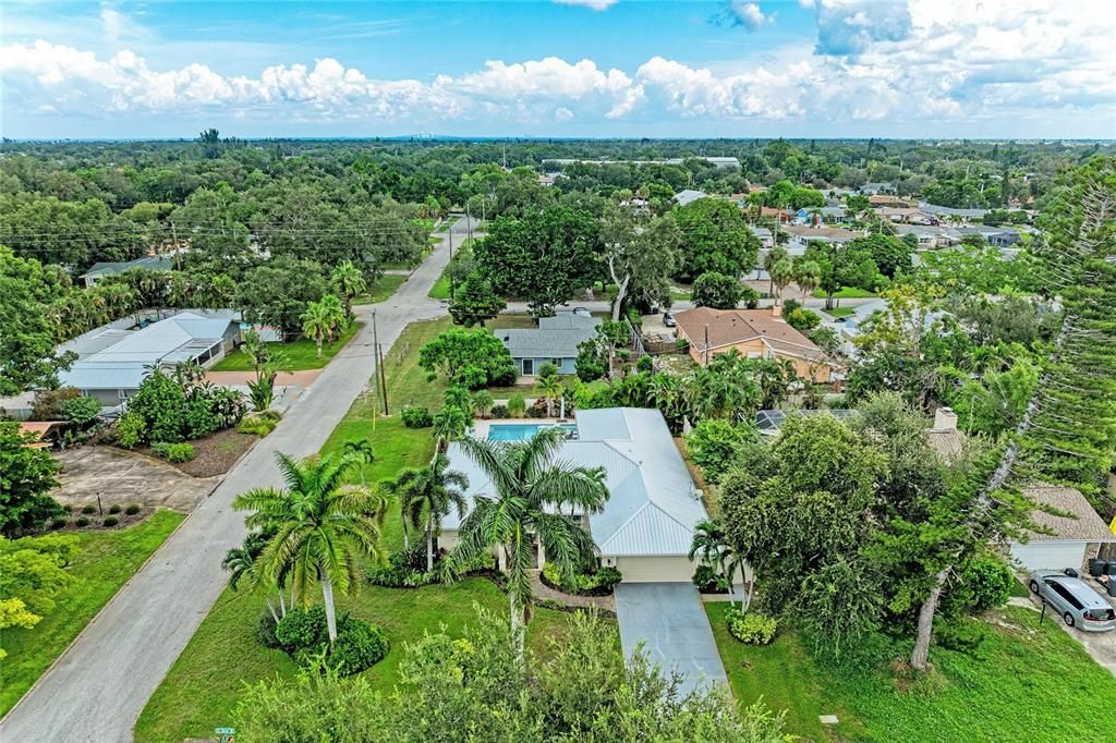 For Sale: $869,000 (3 beds, 2 baths, 2482 Square Feet)