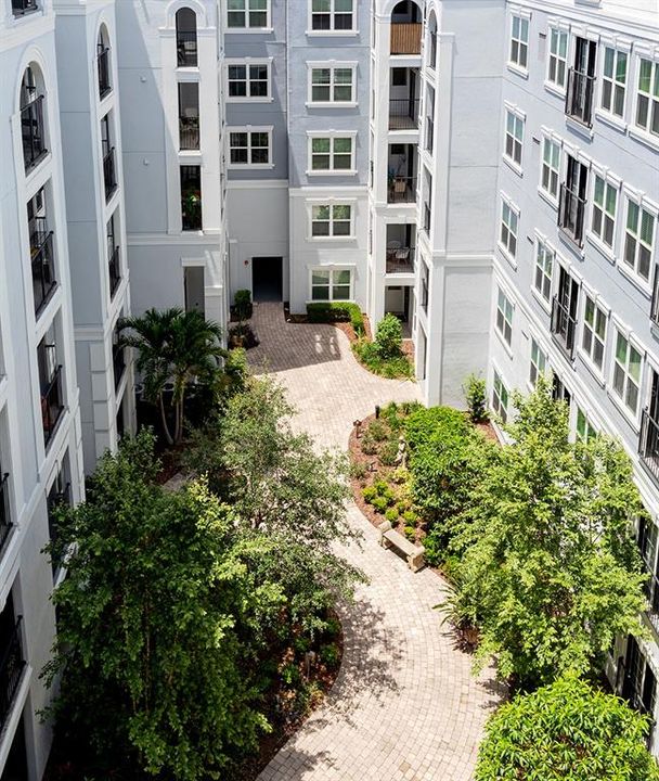 For Sale: $174,900 (2 beds, 2 baths, 1215 Square Feet)