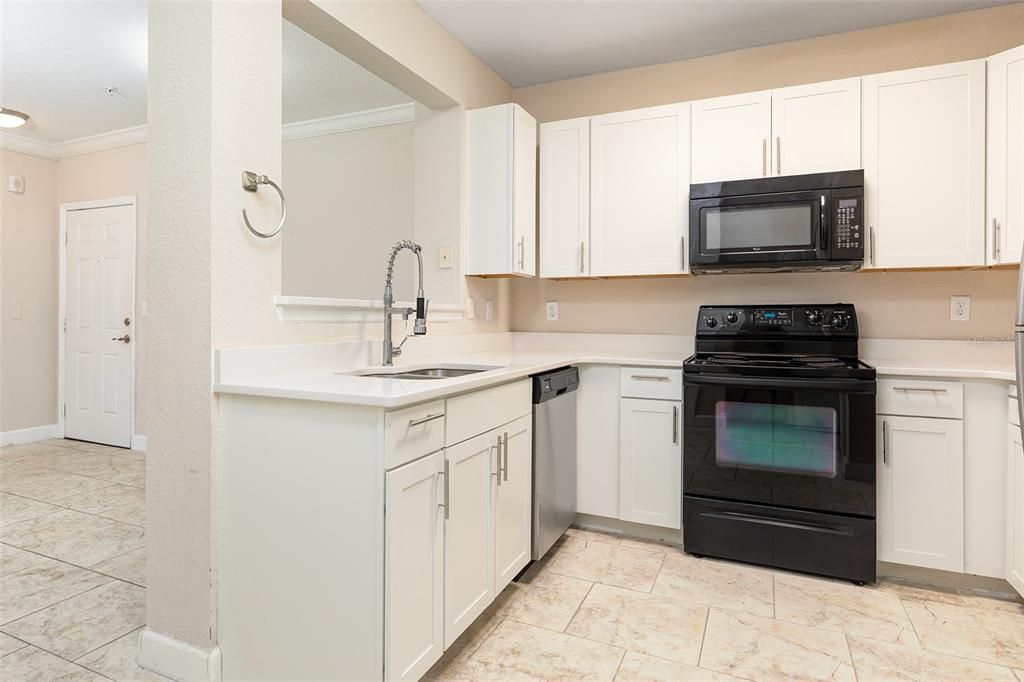 For Sale: $174,900 (2 beds, 2 baths, 1215 Square Feet)