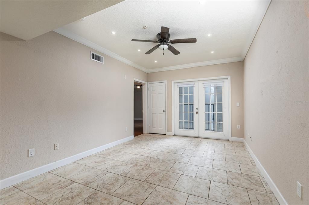 For Sale: $174,900 (2 beds, 2 baths, 1215 Square Feet)